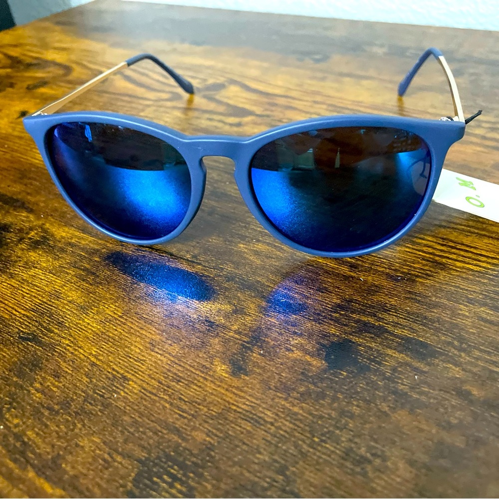 O.M. New with tags Sunglasses Blue
